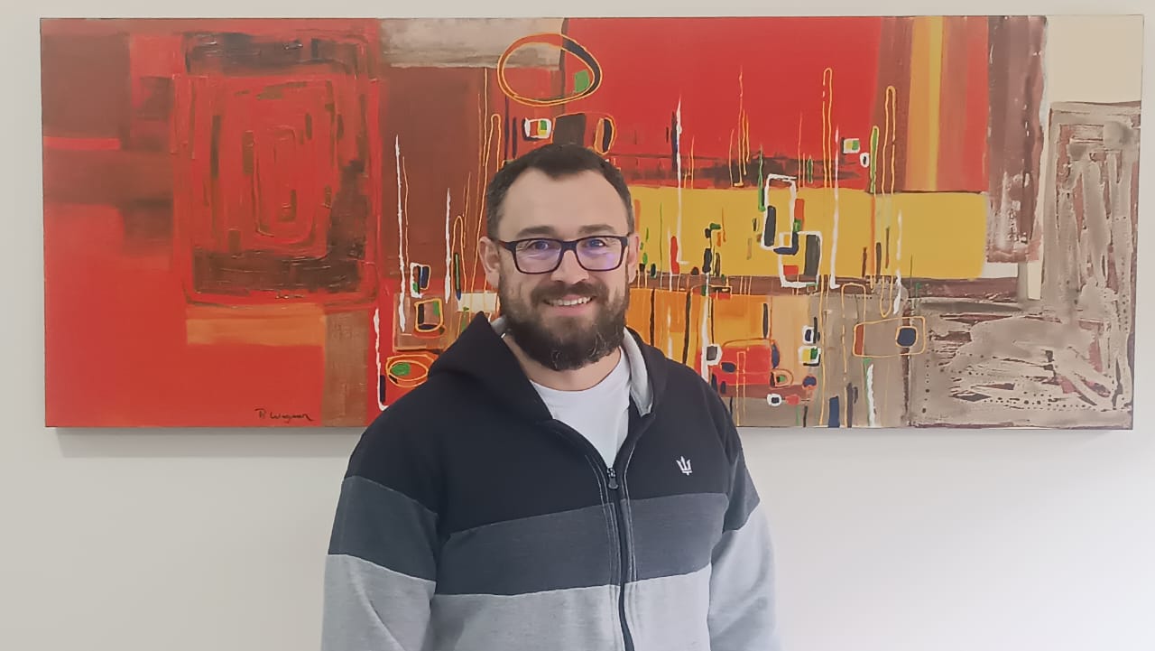 André